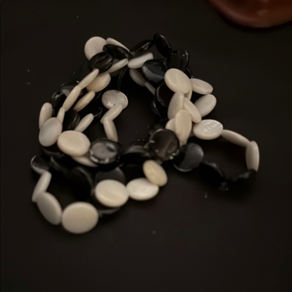 Elegant Black and White Beaded Bracelet